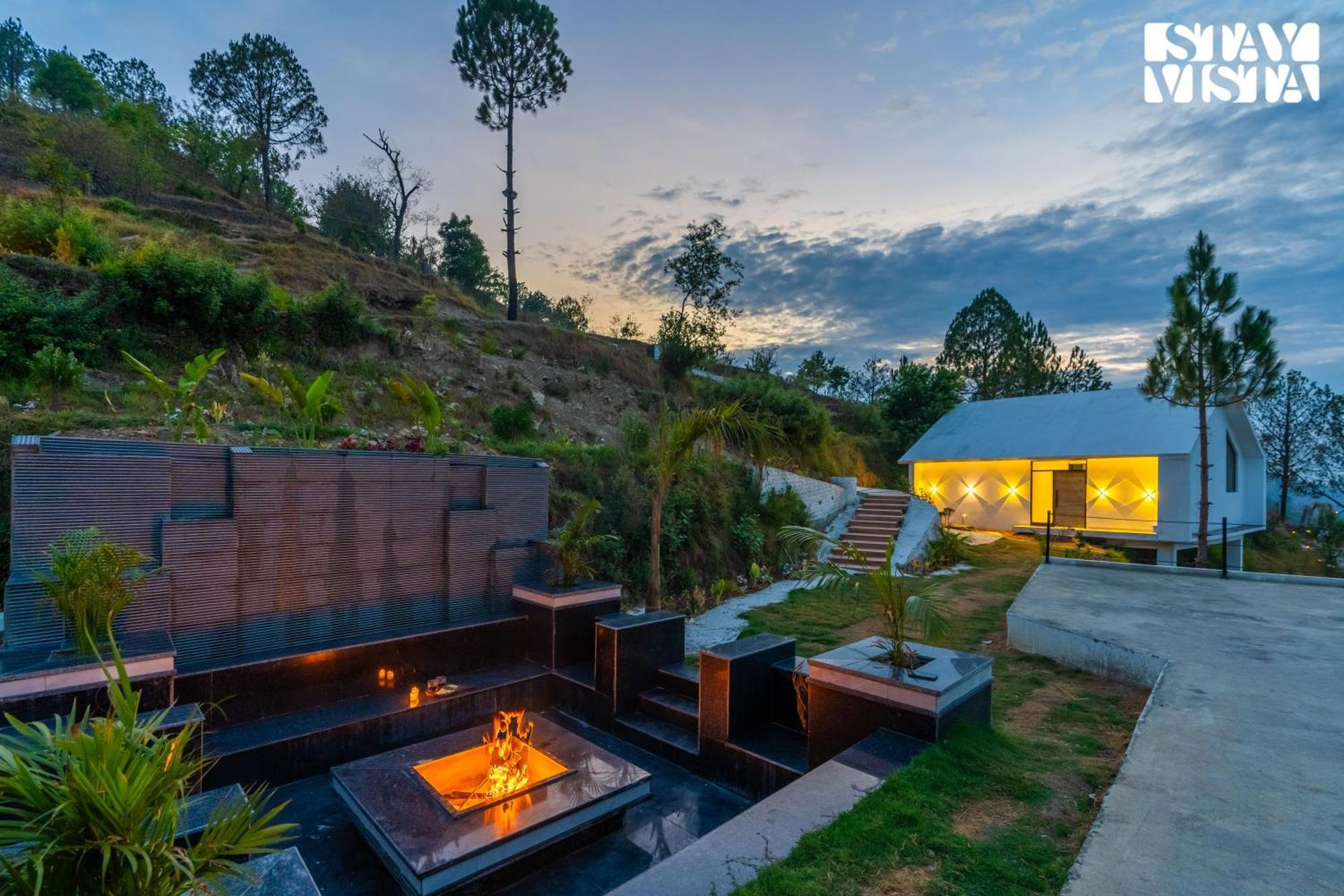 Stayvista At Luna Nova With Outdoor Pool - Ranikhet Exteriér fotografie